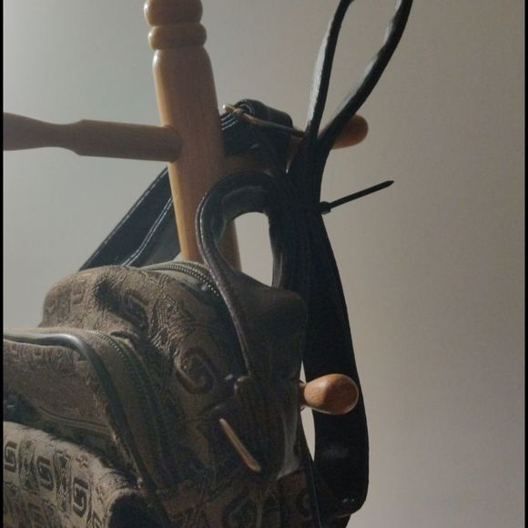 GD Uni-Sex Cross Body Mini Bag - Picture 2 of 12